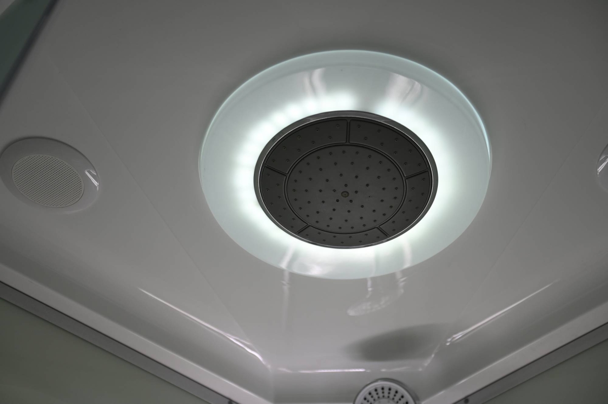 Душевая кабина AvaCan C5090LED 78327, 90 x 90 см, LED подсветка, с крышей, поддон высокий, стекло матовое, профиль хром 