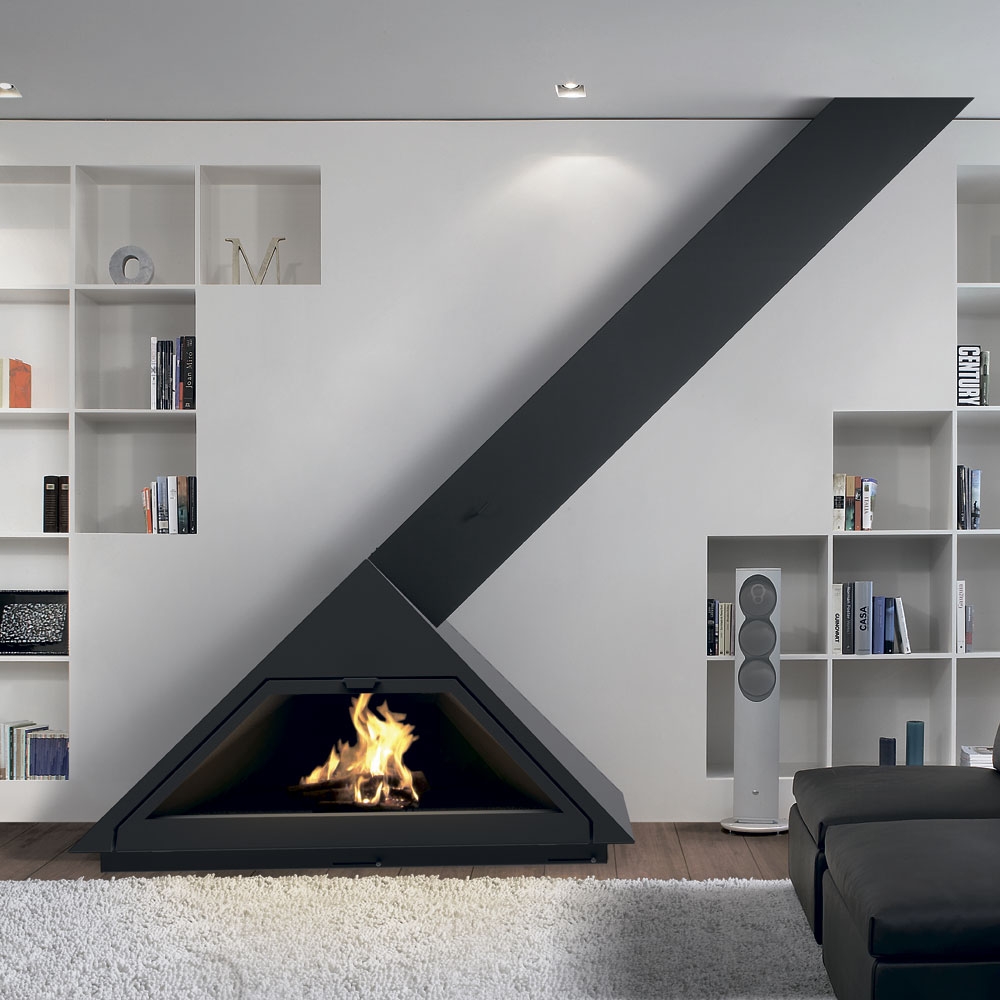 Камин MADRID FRONTAL, наклонная труба вправо, чёрный (Traforart) 