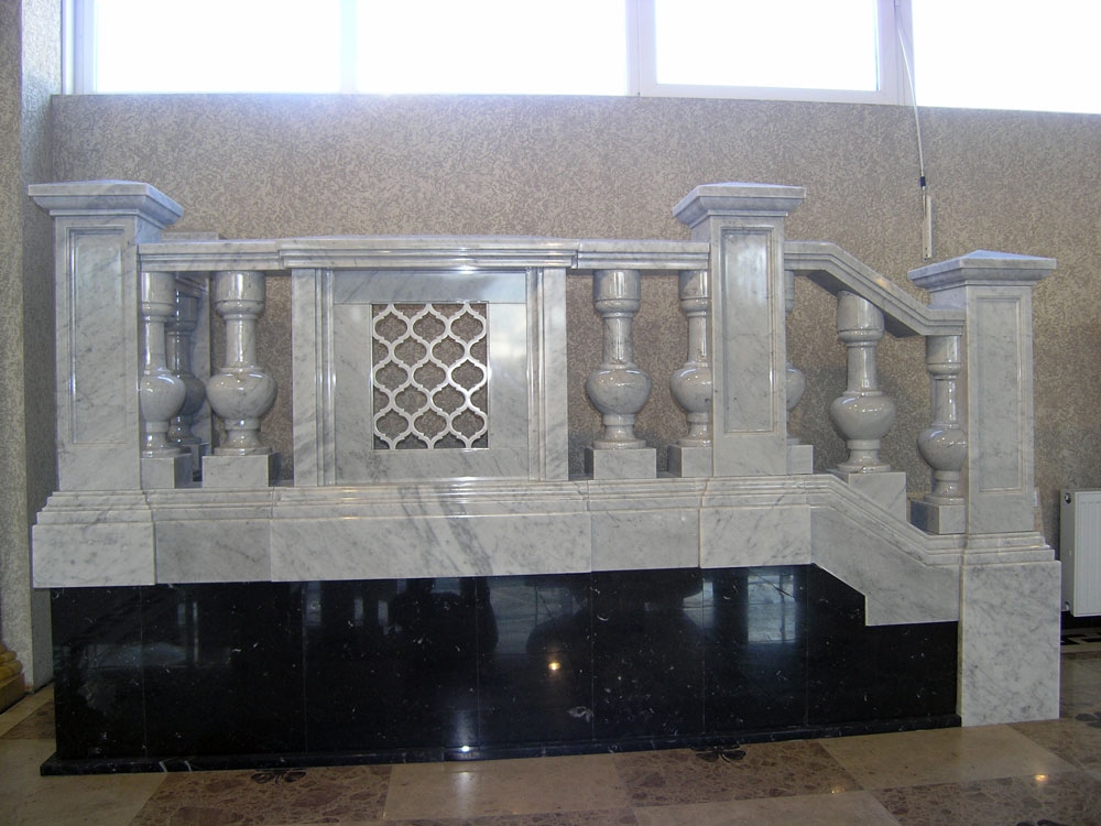 Лестница из мрамора Blanco Carrara (Crumar) 